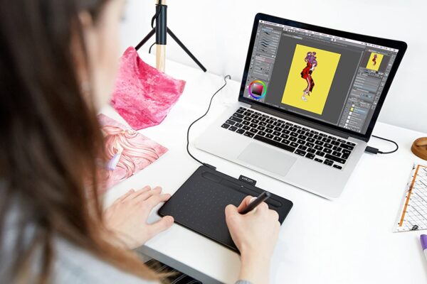 Wacom Intuos Graphics Drawing Pen Tablet for Mac, PC, Chromebook & Android - Image 4