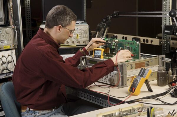 Fluke 233AKIT Remote Display Multimeter - Image 3